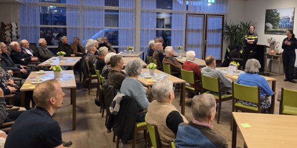 Foto: Leerzame avond over nepagenten in Thornspic