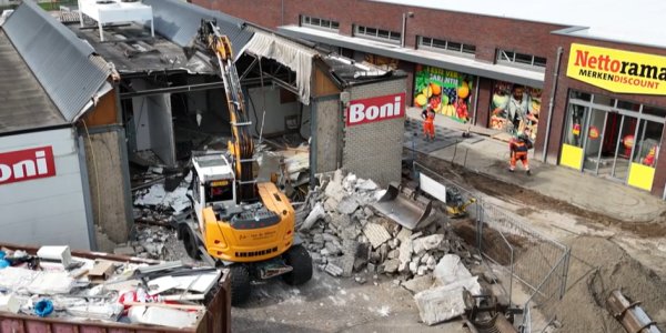 Foto: VIDEO: Sloop oude Boni in Wezep