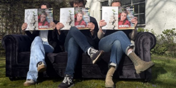 Foto: Extra dik jubileum Paasblad met Paas sing-in